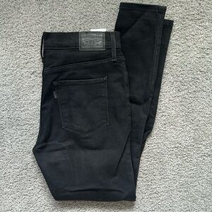 Levi 720 torn jeans
